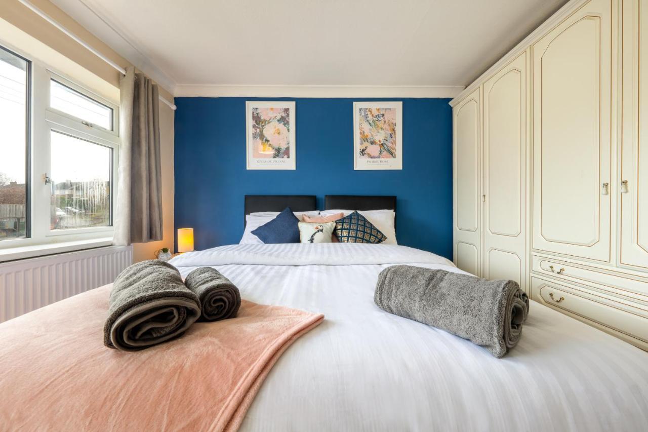 Pierocks Carver Entire House, Hot Tub & Wifi High Wycombe Eksteriør bilde